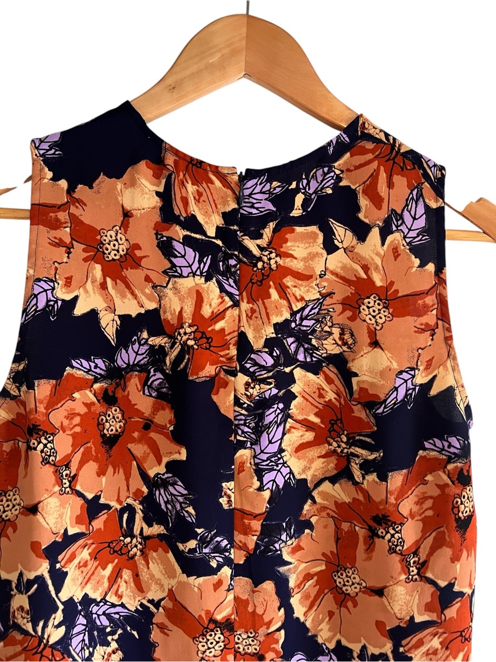 Babaton Weiland floral sleeveless flowy blouse size S excellent condition - Picture 7 of 10